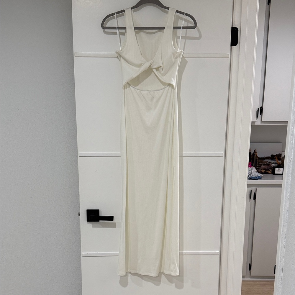 L space White Sleeveless Dress